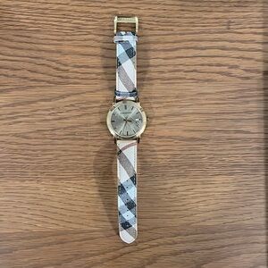 Burberry women’s City watch